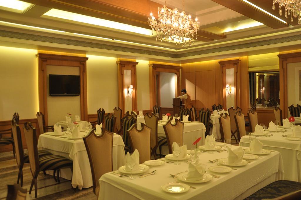 Royal Tulip Navi Mumbai Hotel Exterior foto