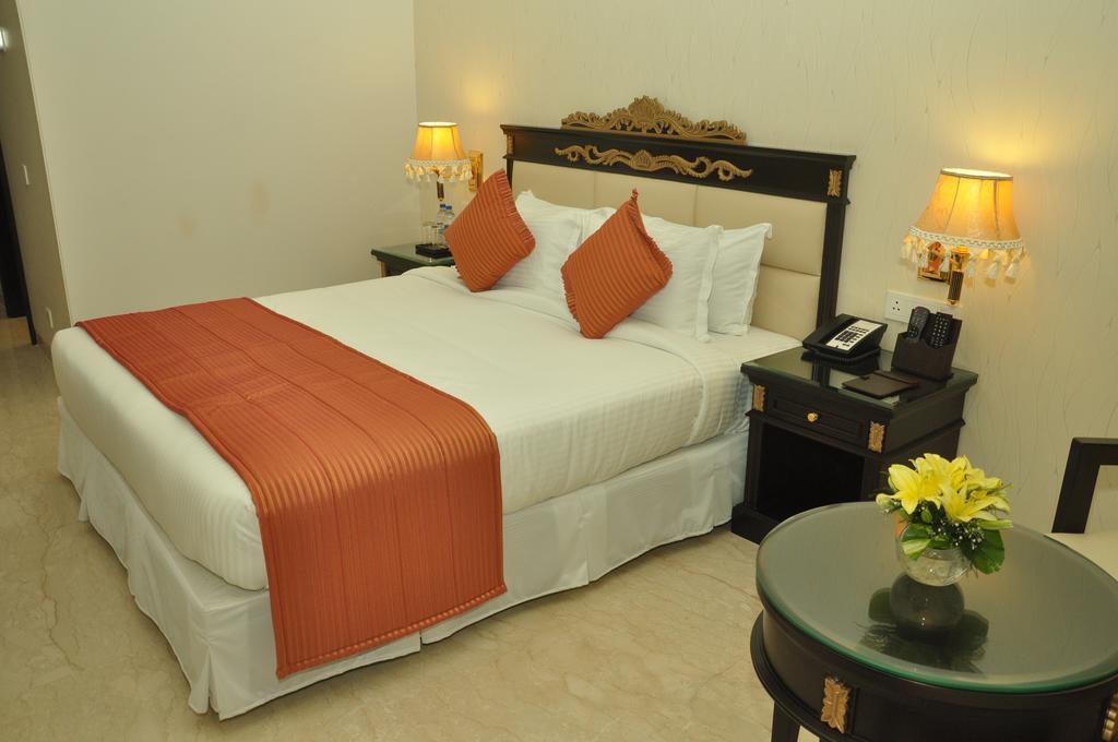 Royal Tulip Navi Mumbai Hotel Exterior foto