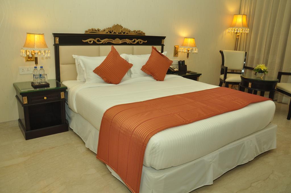 Royal Tulip Navi Mumbai Hotel Exterior foto
