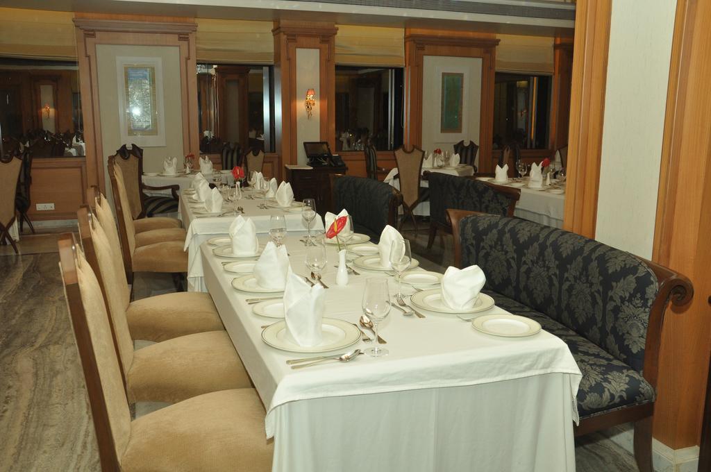 Royal Tulip Navi Mumbai Hotel Exterior foto