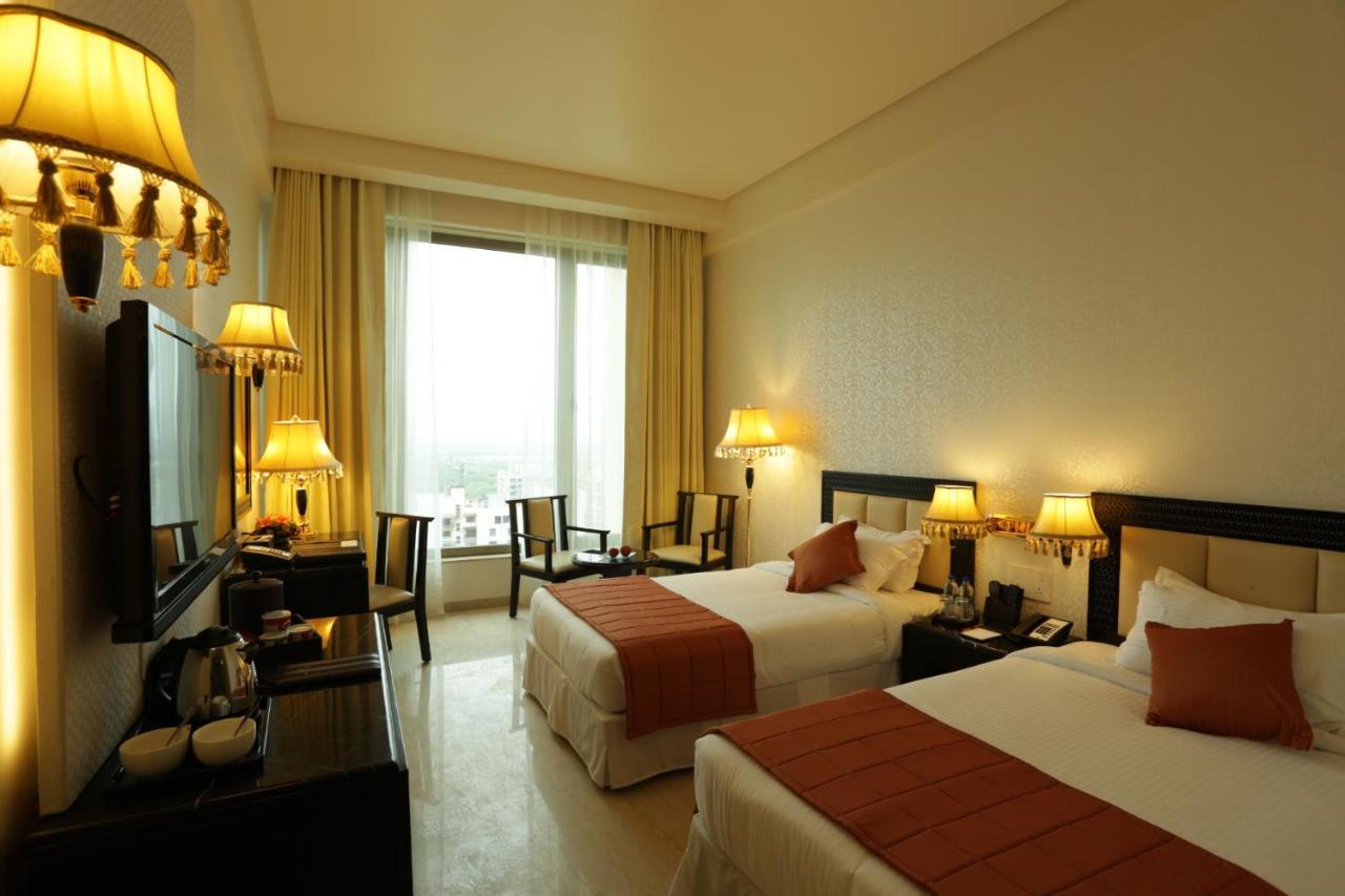 Royal Tulip Navi Mumbai Hotel Exterior foto